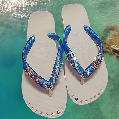 כפכפי הוויאנס מעוצבות בצבע כחול